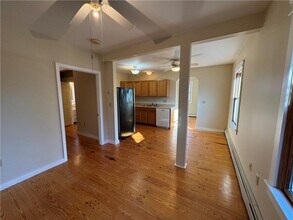 31 Powel Ave in Newport, RI - Building Photo - Building Photo