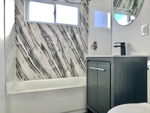 114 Grove St in Stamford, CT - Building Photo - Building Photo