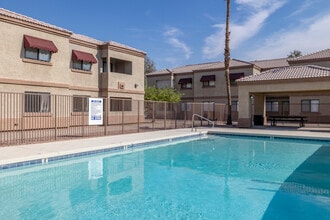 Paradise Palms II in Phoenix, AZ - Foto de edificio - Building Photo
