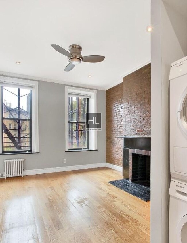 LEROY ST., Unit 4C in New York, NY - Foto de edificio - Building Photo