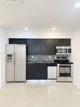 317 Hendricks Isle in Fort Lauderdale, FL - Building Photo - Building Photo