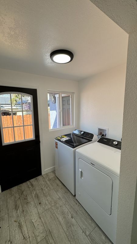 5325 Latham St in Los Angeles, CA - Foto de edificio - Building Photo