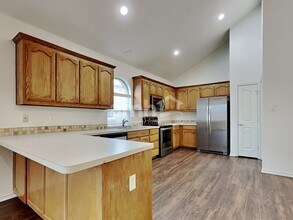 3817 Old Richwood Ln in Fort Worth, TX - Foto de edificio - Building Photo