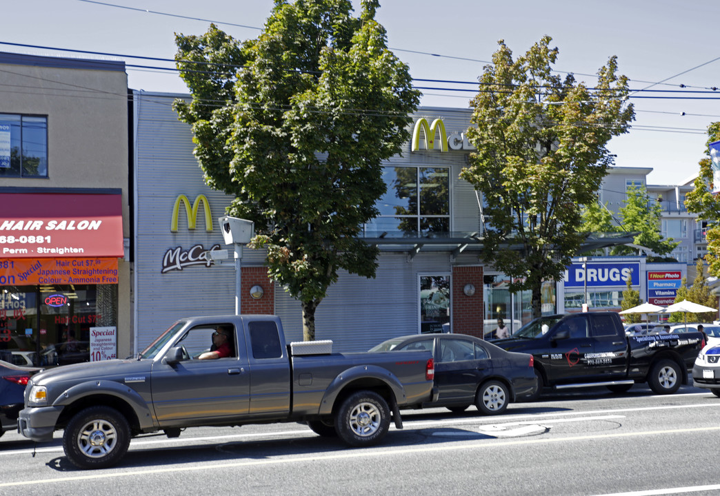 The Dalip in Vancouver, BC - Building Photo