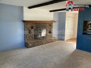257 S Regis Rd in Saukville, WI - Foto de edificio - Building Photo