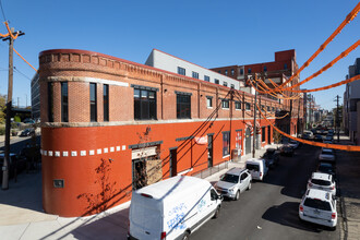 Poth Brewery Lofts in Philadelphia, PA - Foto de edificio - Building Photo