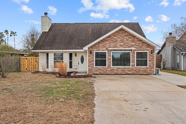 505 Carrie Ln in Lynn Haven, FL - Building Photo - Building Photo