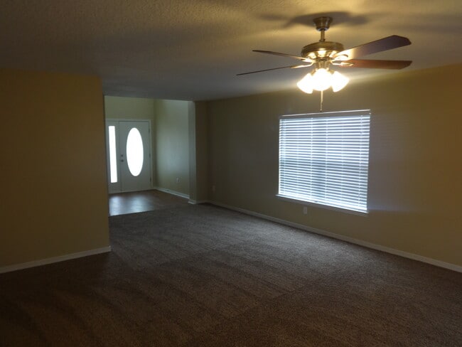 7652 Vandalay Dr in Jacksonville, FL - Building Photo - Building Photo