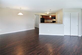 323 Stonewall Creek Dr in O'Fallon, MO - Foto de edificio - Building Photo