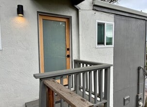 239 Corte Madera Ave in Corte Madera, CA - Building Photo - Building Photo