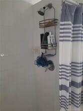 11 Tropical Dr-Unit -4 in Boynton Beach, FL - Foto de edificio - Building Photo