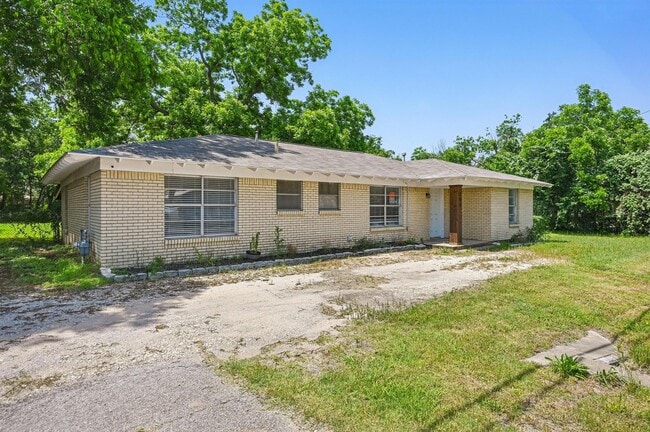 property at 205 W 14th St