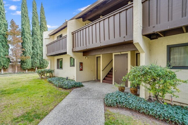 1001 E Evelyn Ter, Unit 130 in Sunnyvale, CA - Building Photo - Building Photo