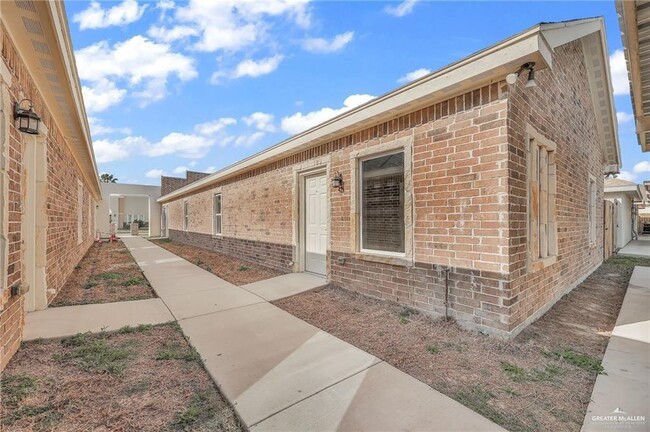 2713 Primrose Ave in Edinburg, TX - Building Photo - Building Photo