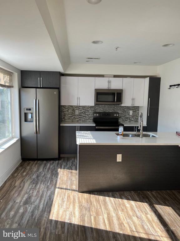 property at 1257 N Newkirk St