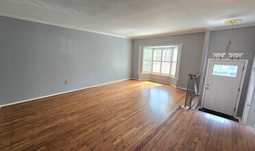 6157 Green Hollow Ct in West Springfield, VA - Building Photo - Building Photo