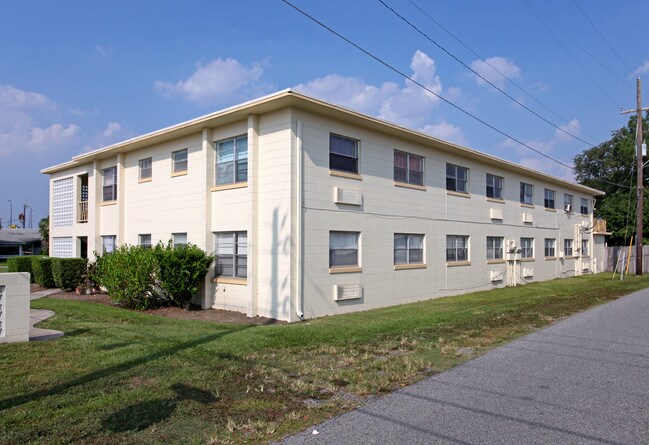 Semoran Terrace Apartments in Orlando, FL - Building Photo - Building Photo