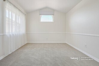 4132 Lost Springs Dr in Agoura Hills, CA - Foto de edificio - Building Photo