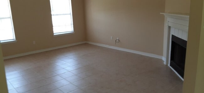 10495 Sharp Blvd in Gulfport, MS - Foto de edificio - Building Photo