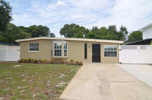 9144 82nd Way in Seminole, FL - Foto de edificio