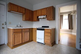 2413 DuPont Ave S, Unit 2 in Minneapolis, MN - Building Photo - Building Photo