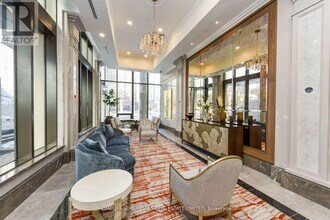 30 Elm Dr W in Mississauga, ON - Building Photo - Building Photo