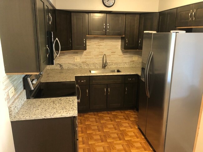 2234 S Goebbert Rd, Unit 225