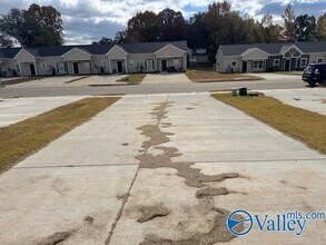 123 Foster Wy Dr in Huntsville, AL - Building Photo - Building Photo