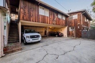 5106 Kester Ave in Sherman Oaks, CA - Building Photo - Building Photo