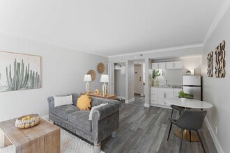 Alta Apartments in Colorado Springs, CO - Building Photo - Building Photo