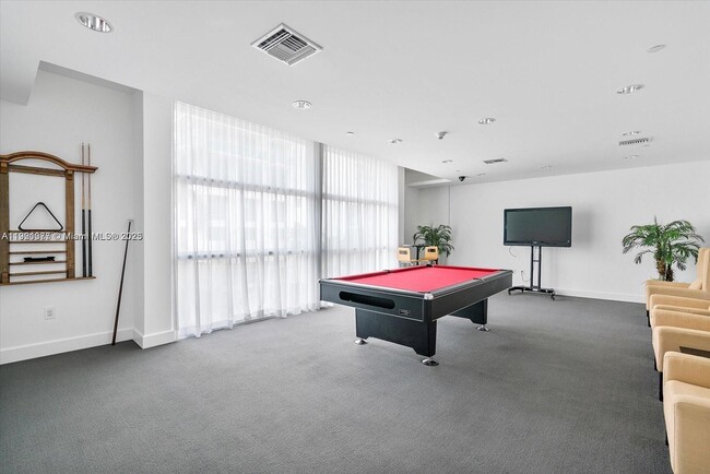 350 NE 24th St, Unit 613 in Miami, FL - Foto de edificio - Building Photo