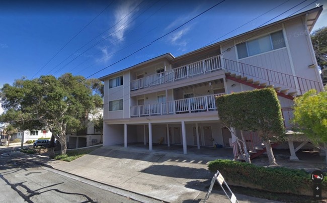305 19th St, Unit 2 in Pacific Grove, CA - Foto de edificio - Building Photo