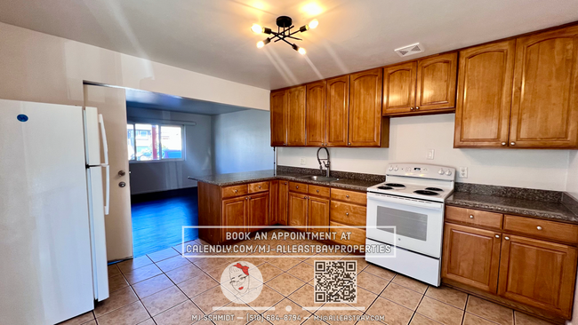 property at 1127 E 23rd St