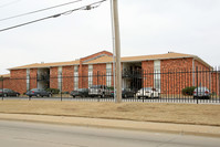 Mingo Manor in Tulsa, OK - Foto de edificio - Building Photo