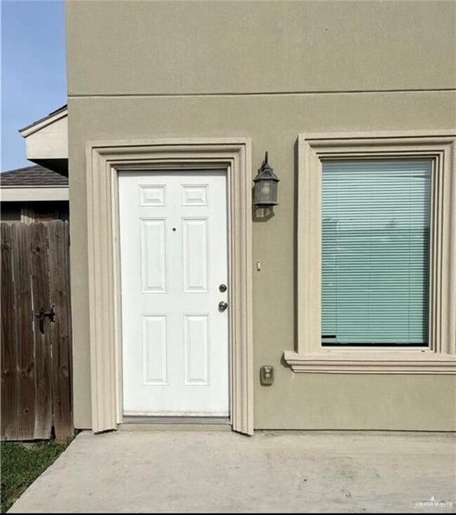 11 11th St in Edinburg, TX - Building Photo - Building Photo