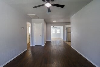 4736 S 32nd W Ave in Tulsa, OK - Building Photo - Building Photo