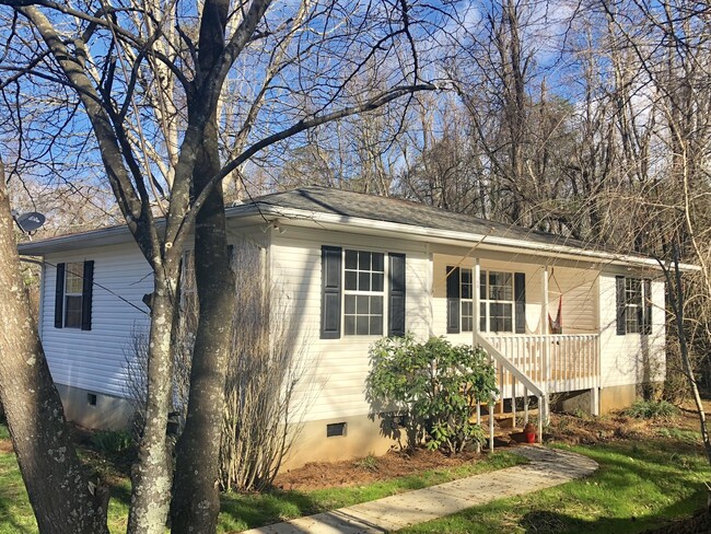 24 Avon Rd in Asheville, NC - Foto de edificio - Building Photo