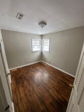 1066 Alton Station Rd in Lawrenceburg, KY - Foto de edificio - Building Photo