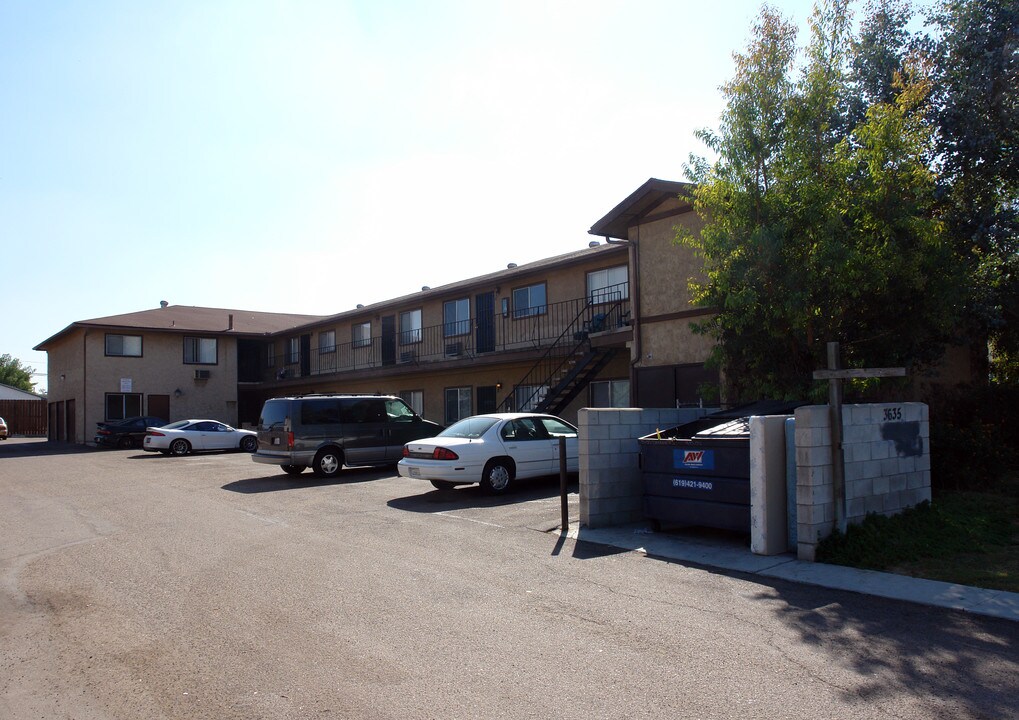 3635 S Barcelona St in Spring Valley, CA - Building Photo