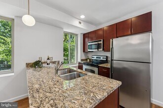 5403 9th St NW, Unit 204 in Washington, DC - Building Photo - Building Photo