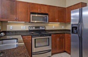 870 Mayson Turner Rd NW in Atlanta, GA - Building Photo - Building Photo