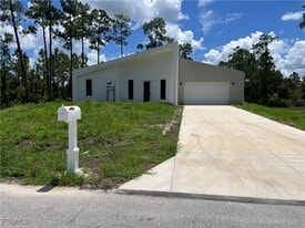 1206 Lake Ave in Lehigh Acres, FL - Building Photo