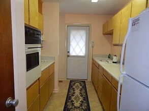 2312 Whispering Pines Rd in Albany, GA - Building Photo - Building Photo