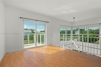 1650 Brickell Ave in Miami, FL - Foto de edificio - Building Photo