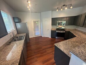 5350 Dunlay Dr in Sacramento, CA - Building Photo - Building Photo