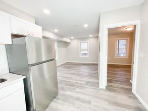 102 Albion St in Bridgeport, CT - Building Photo - Interior Photo