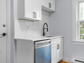 39 Hancock St, Unit 1 in Somerville, MA - Foto de edificio - Building Photo