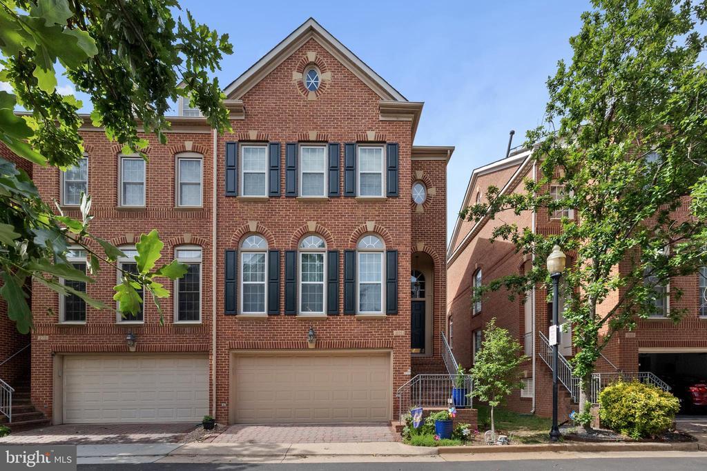 271 Murtha St in Alexandria, VA - Building Photo