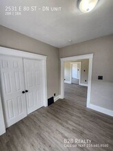 2531 E 80th St-Unit -DN unit in Cleveland, OH - Foto de edificio - Building Photo