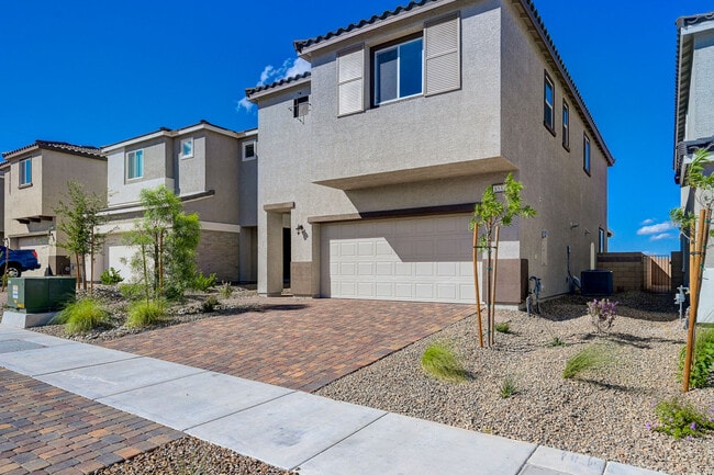 8532 W Agate Ave in Las Vegas, NV - Building Photo - Building Photo